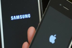Samsung Electronics is chasing Apple in the US smartphone market