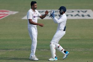 Ind vs NZ, 1st Test: KS Bharat keeps wickets as BCCI monitors Saha’s progress