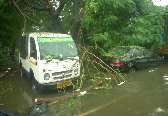 Heavy rains continue to lash parts of Tamil Nadu, nearby areas
