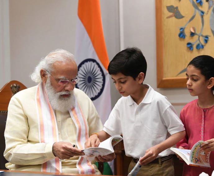 PM Modi meets Young friends in his Office
