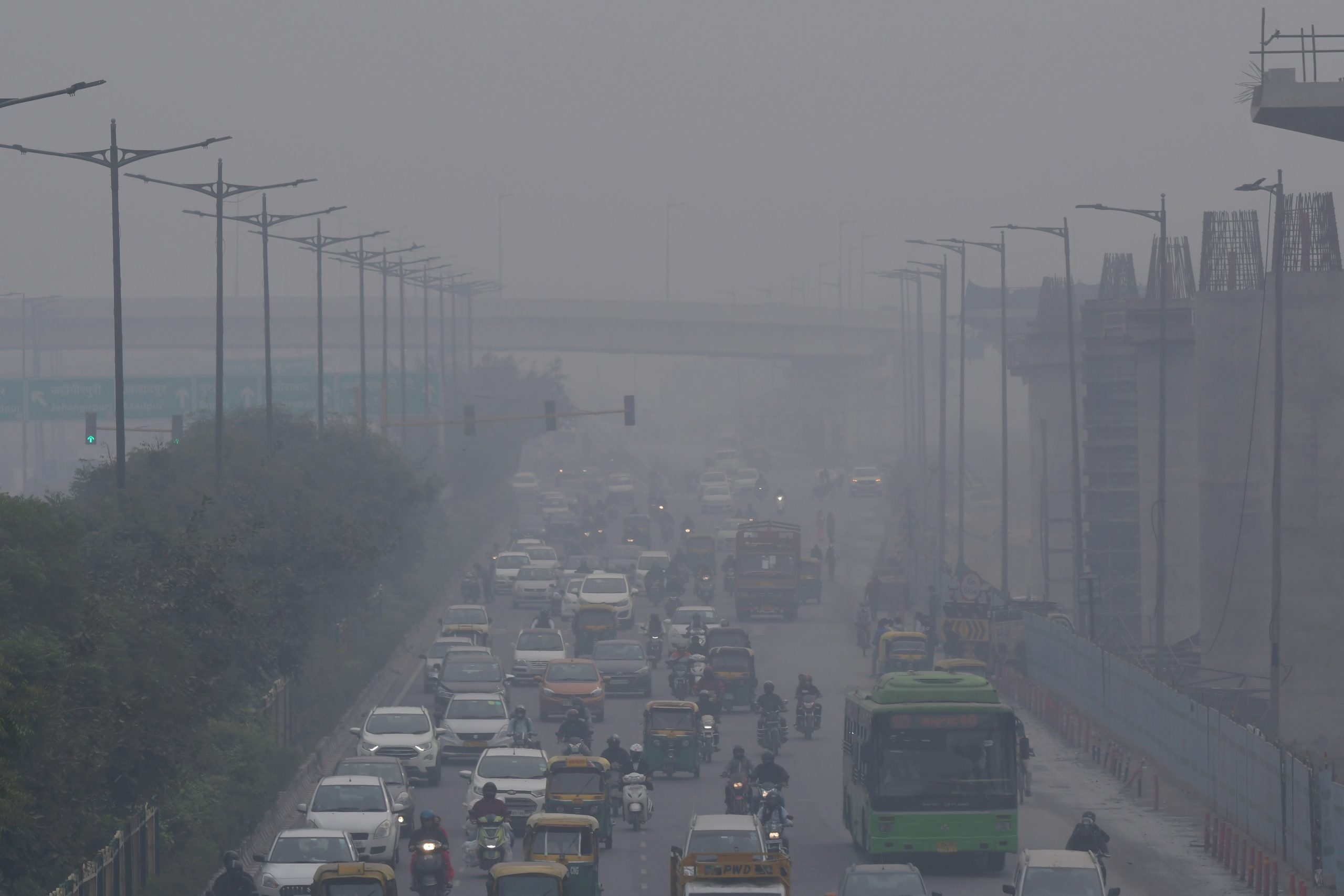 Delhi’s air quality continues to remain in ‘very poor’ category; See Pics