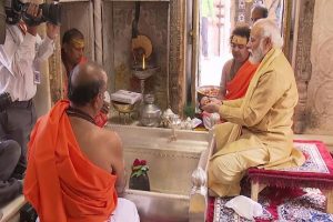 Varanasi: PM Modi offers prayers at Kashi Vishwanath Temple, performs ‘abhishek’ of Lord Shiva