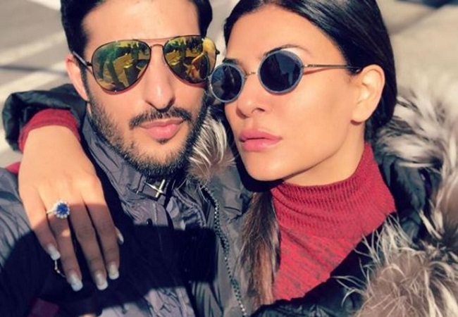 Sushmita Sen’s ex-boyfriend Rohman Shawl gets lauded for protecting the actor from being mobbed by fans