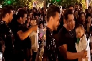 VIDEO: Salman Khan cuts birthday cake with niece Ayat, Iulia Vantur at Panvel farmhouse