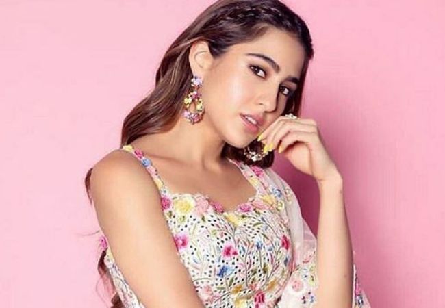 Sara Ali Khan reveals how she lied to her mom and took local train to visit Elphinstone Road