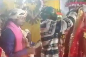 VIRAL VIDEO: Spurned lover barges in wedding function, puts sindoor on girl’s maang in front of groom