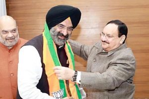Former SAD leader Manjinder Singh Sirsa joins BJP