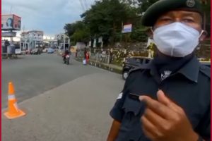 ‘Dikhai Nahi Diya Signal’: Shillong Traffic personal wins praise online for suggesting biker to visit ‘Bansara Eye Care’- VIRAL VIDEO