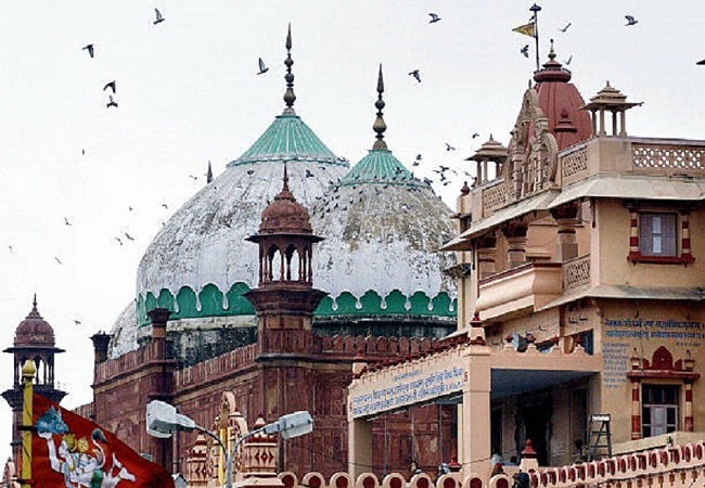 Mathura: Aarti should be done in the mosque, right-wing outfit warns of nationwide protest if not allowed