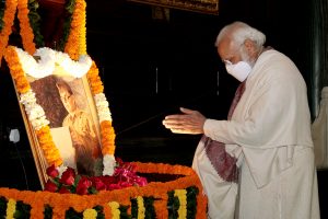 PM Narendra Modi pays tribute to Netaji Subhas Chandra Bose; See pics