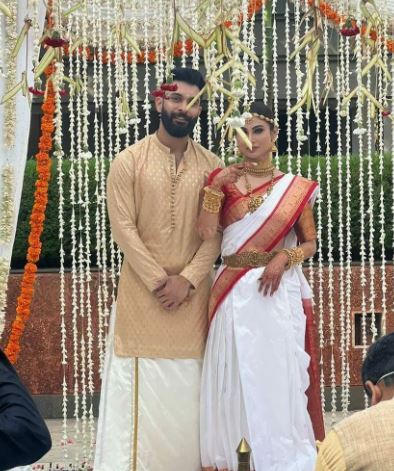 Mouni Roy marries Suraj Nambiar