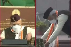 Republic Day 2022: PM Modi pays tributes at National War Memorial, signs visitors’ book at National War Memorial (VIDEO)