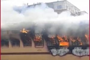 Bihar: Aspirants protesting against alleged discrepancies in Railway Recruitment Board’s NTPC exam set train’s coach on fire in Gaya