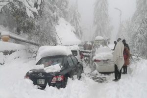 Murree Snowfall: Death toll surges to 23, thousands of stranded tourists evacuated