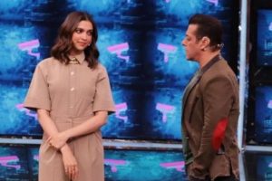 Bigg Boss 15 finale: Salman Khan calls Deepika ‘Deepika Ranveer Padukone Singh’; See her reaction