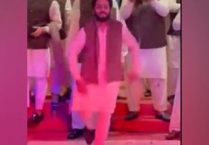 Fact Check: It is not Pakistan MP Aamir Liaquat Hussain featuring in viral video of ‘Tip Tip Barsa Pani’