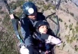 ‘Bhaiya, mujhe bohot darr lag raha hai’: VIDEO of woman pleading during paragliding goes viral