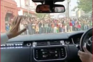 ‘Modi- Modi’: PM Modi receives warm welcome from locals in UP’s Meerut (VIDEO)
