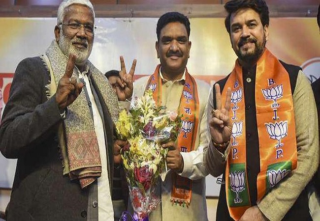 People joining SP do riots, people joining BJP catch rioters, says Anurag Thakur after Ex-IPS officer Asim Arun joins saffron party