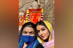 IN PICS: Sara Ali Khan, Amrita Singh seek blessings at Khajrana Ganesh temple in Indore
