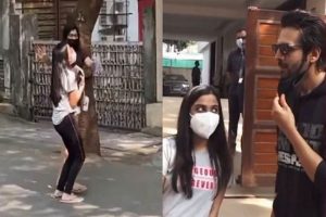 Female fans give shout-out for Kartik Aaryan, go jumping after meeting actor; VIDEO elicits many reactions