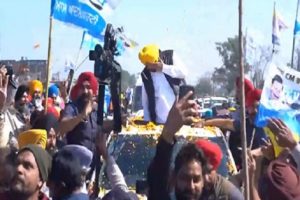 Bhagwant Mann, AAP CM face, hit by a sharp object on his face during campaigning (VIDEO)