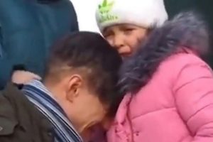 WATCH: Teary-eyed daddy bids farewell to little daughter amid Russia’s invasion of Ukraine