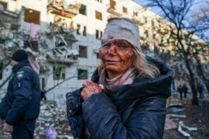 Blood-soaked face of Ukrainian teacher who survived Russian attack is the ‘Face of War’