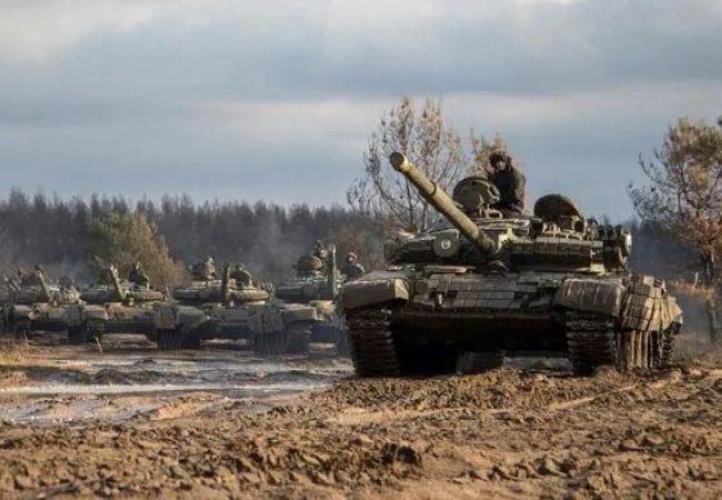 Bulk of Russian forces 30km from centre of Kiev: UK Defence Ministry