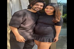 Gurmeet Choudhary, Debina Bonnerjee to embrace parenthood; Shares baby bump pic