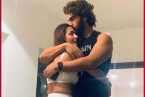 Malaika Arora with her beau Arjun Kapoor Shares Mushy Pictures on Valentine’s Day