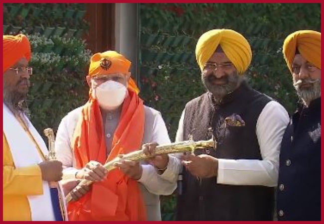 Ahead of Punjab Elections, PM Modi hosts prominent Sikhs from across the country at his residence