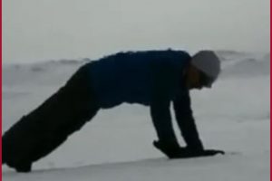55-year-old ITBP Commandant completes 65 push-ups in one go at -30 degrees Celsius temperature; Video viral