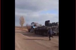 Netizens love how a Ukrainian farmer stole Russian tank; Watch VIDEO