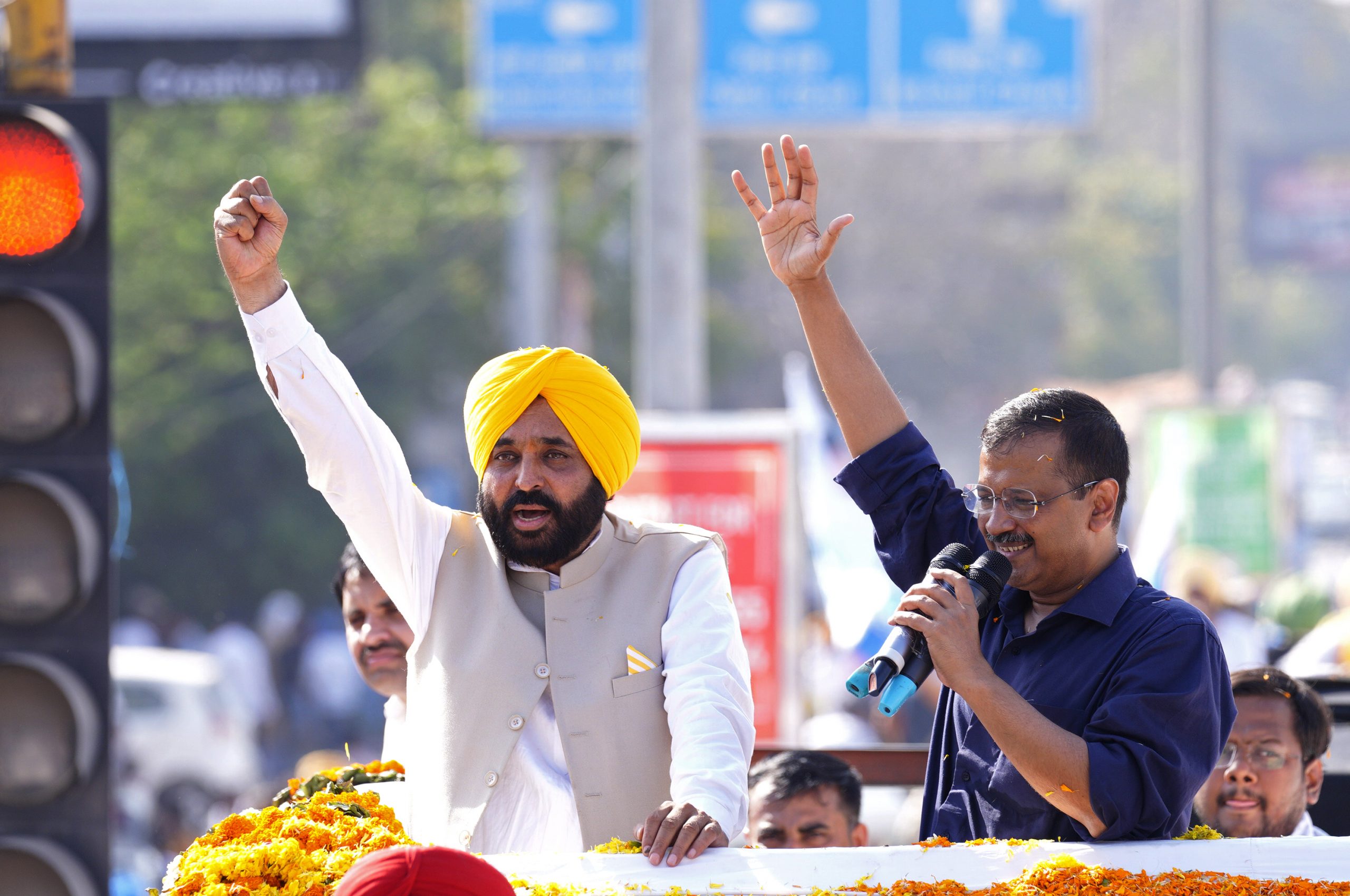 Arvind Kejriwal, Bhagwant Mann reach Raipur to campaign for AAP ahead of Assembly elections