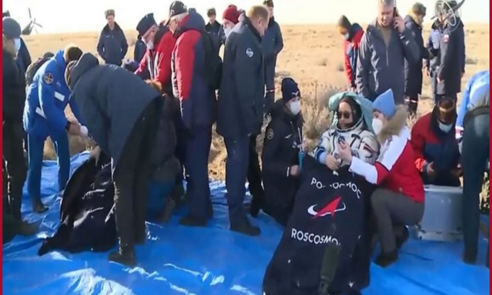US astronaut returns to Earth with two Russian Cosmonauts in Russian space capsule