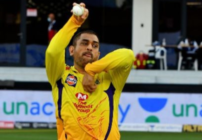 After giving up CSK captaincy, Dhoni tries hands at bowling, picture lights up social media