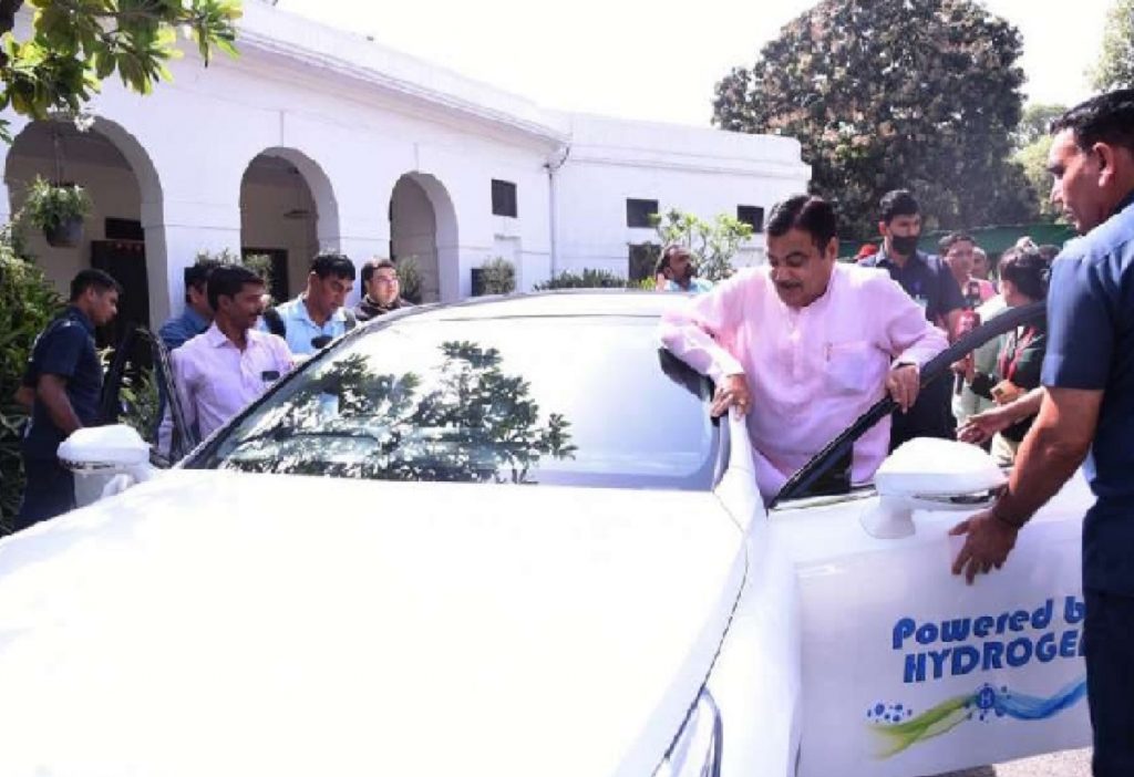 Nitin Gadkari - hydrogen car -