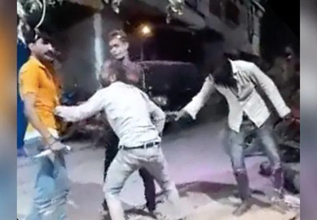 Man stabs himself with knife four times while enacting stunt during Holi celebration (WATCH VIDEO)