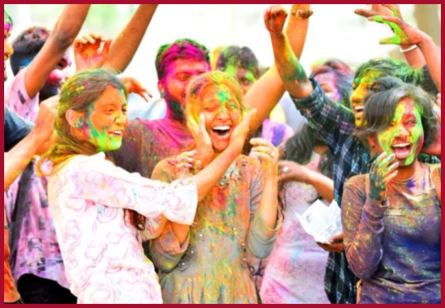 Here’s a list of iconic Holi 2022 songs that you cannot miss out on!
