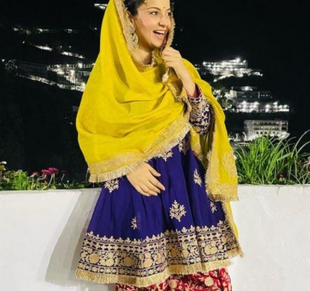 Kangana Ranaut visits Vaishno Devi on her 35th Birthday
