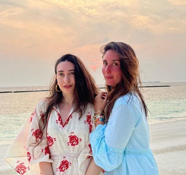 Kareena Kapoor, Karishma poses with their kids on beach