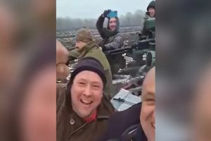 VIDEO: Ukrainian men captures Russian tank, takes it to joyride through frozen field