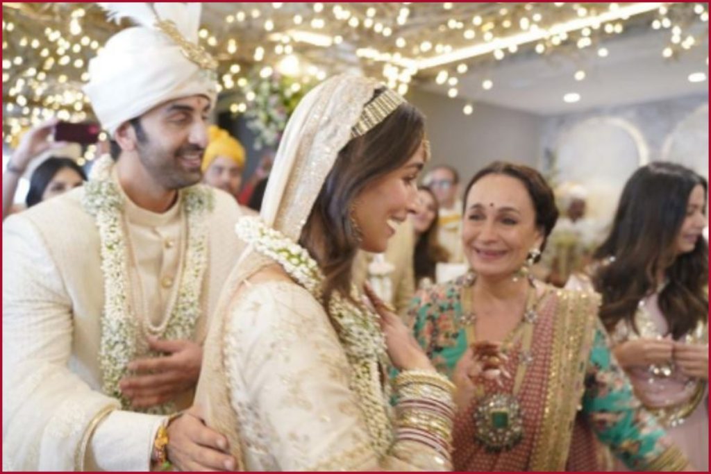 Soni Razdan shares dreamy picture of her 'heartbeats' Ranbir Kapoor, Alia Bhatt from their wedding ceremony