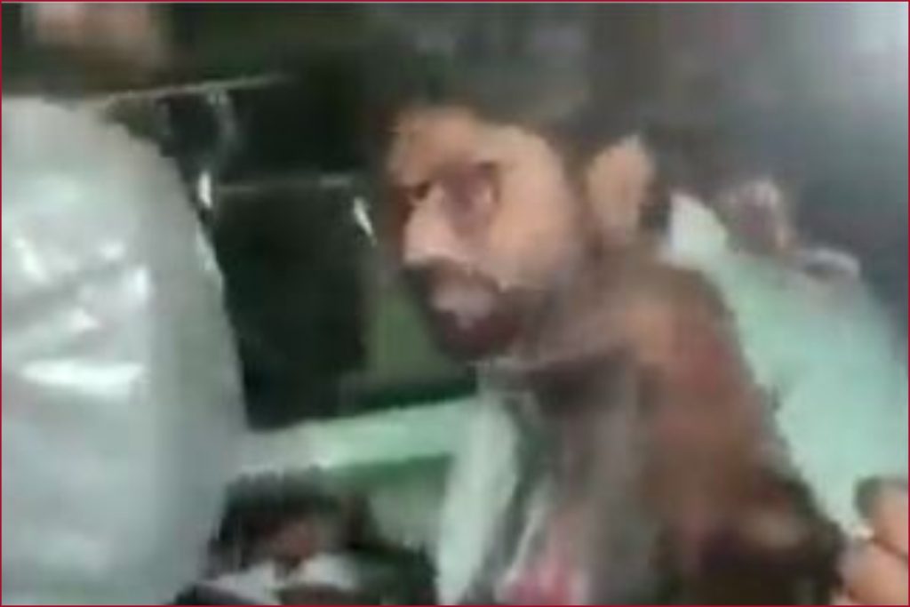 Jignesh Mevani does Pushpa's ‘Jhukega Nahi’ move after being arrested again in Assam (VIDEO)