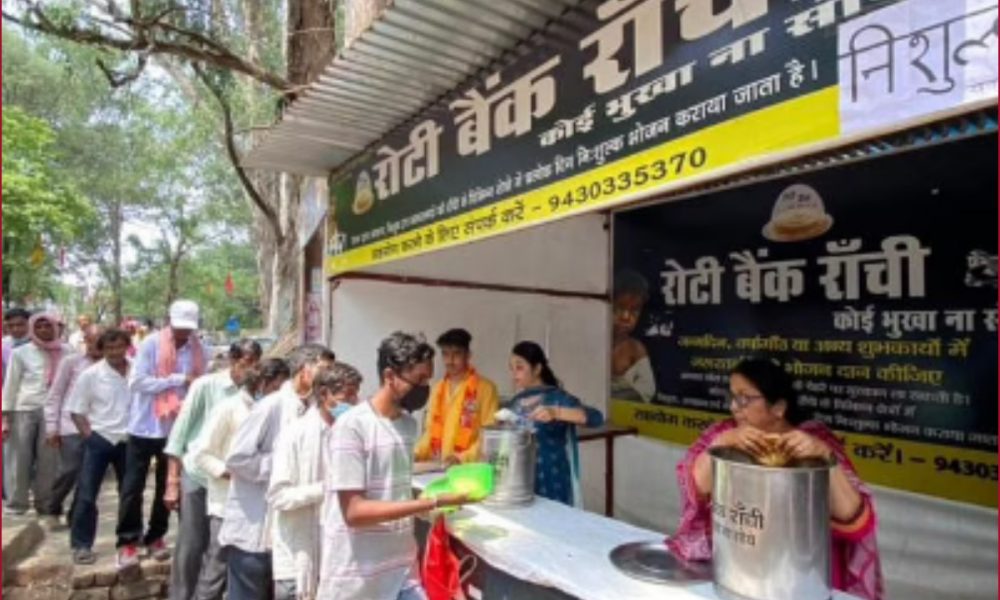 Meet Ranchi businessman who runs ‘Roti Bank’; feeds 200 people daily free of cost
