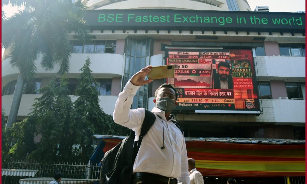 Equity indices open in green, Sensex up by 1028 points