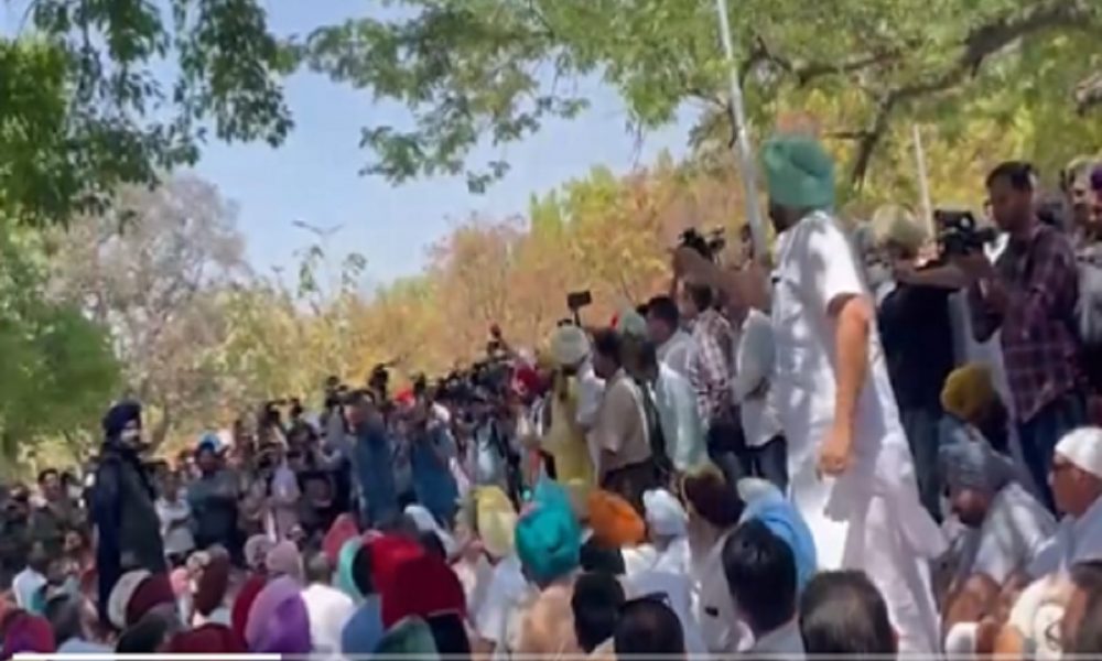 When Sidhu & Punjab Youth Cong chief got into verbal duel over price rise protest (VIDEO)