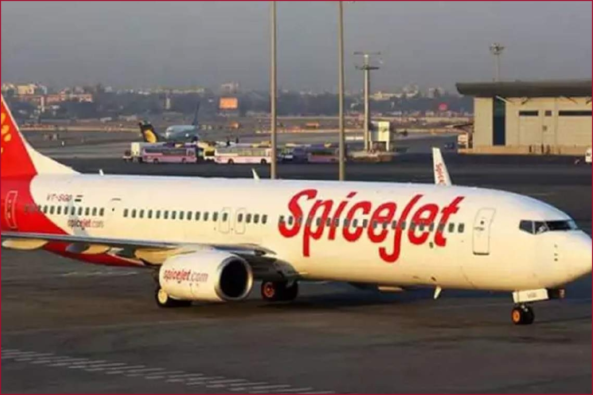 Dubai-bound SpiceJet flight makes emergency landing in Karachi after technical glitch