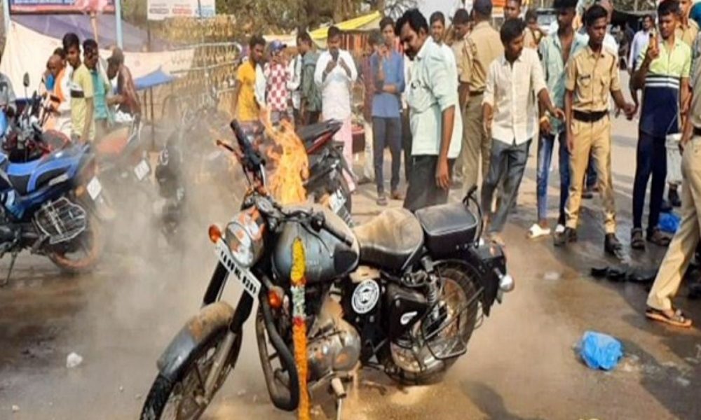 New Royal Enfield catches fire, explodes outside temple in Andhra Pradesh (VIDEO)